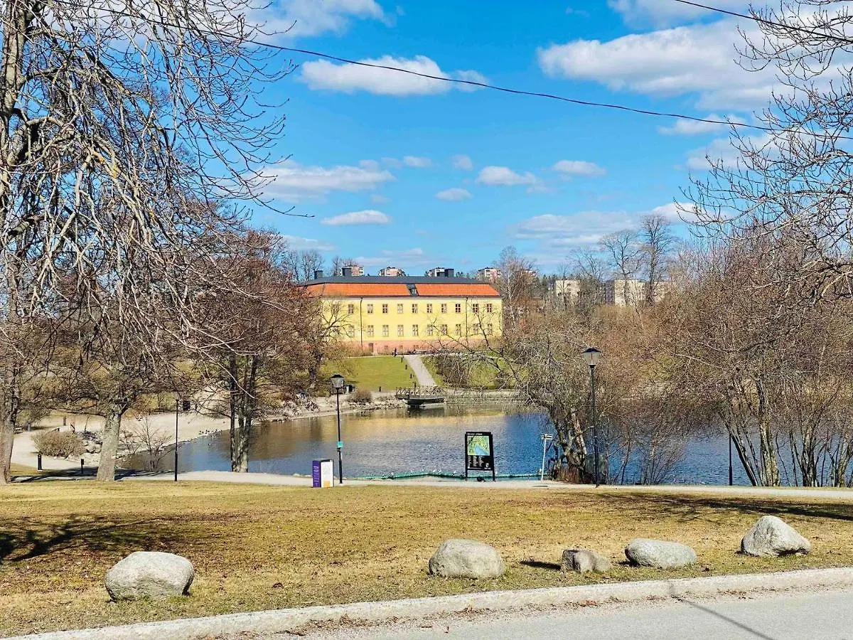 Lovely 3-Bed Flat In Stockholm Sollentuna